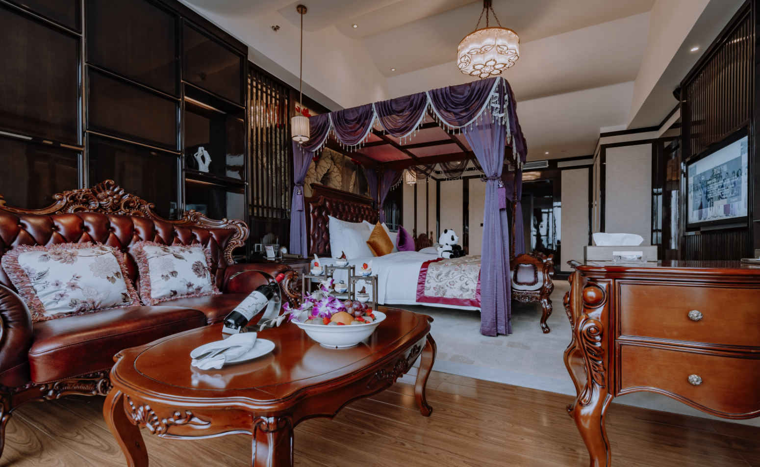 Han & Tang Elegance Family Room