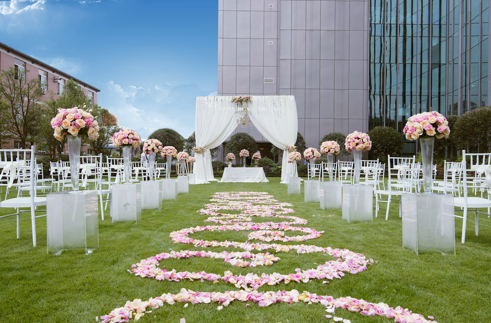 Sky Lawn Wedding Plaza