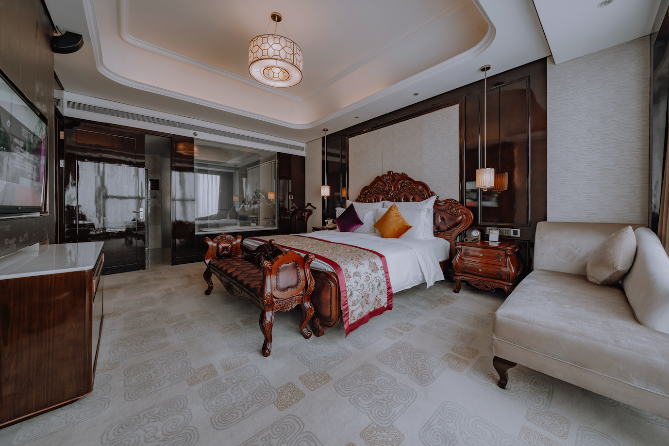 Executive Deluxe Suite