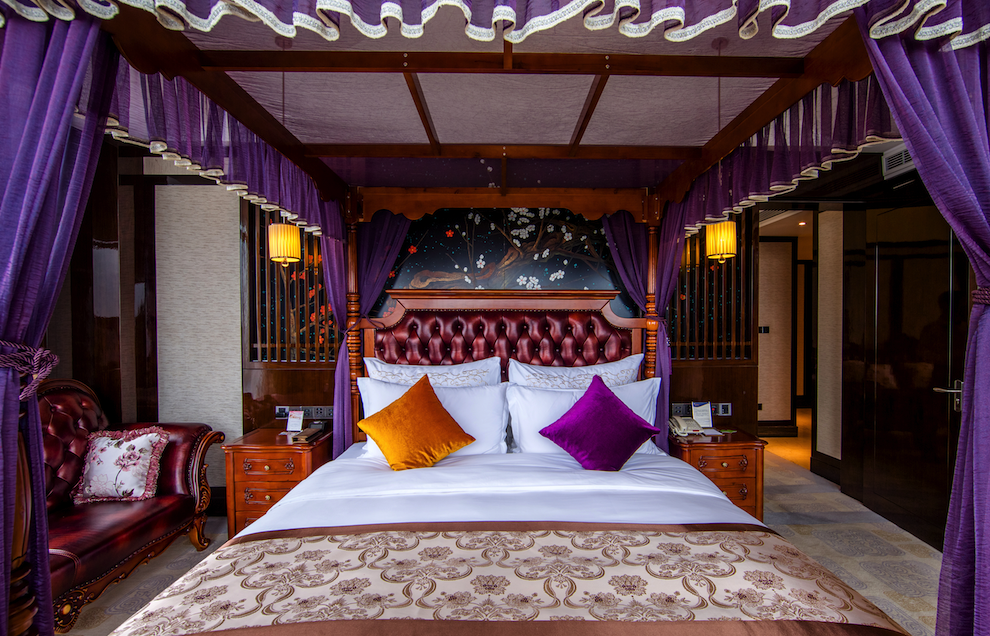 Han & Tang Executive Suite