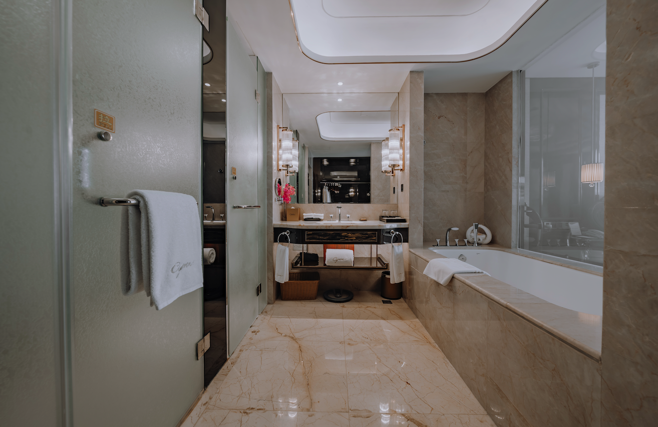 Executive Deluxe Suite